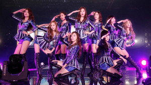 Girls' Generation ~LOVE & PEACE~ Japan 3rd Tour háttérkép