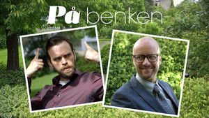 På benken kép