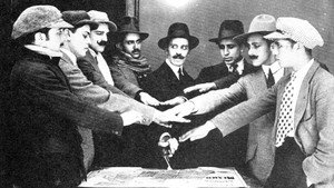 El automóvil gris háttérkép