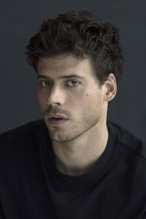 François Arnaud profil kép
