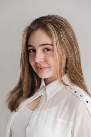 Júlia Dezotti profil kép