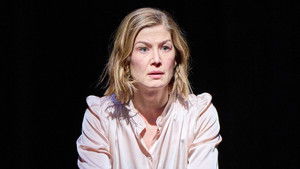 National Theatre Live: Inter Alia háttérkép