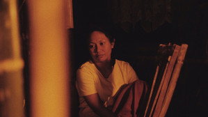 Ang Nagliliyab na Kasaysayan ng Pamilya Dela Cruz háttérkép