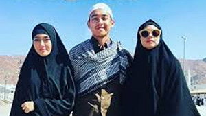 Dua Surga Dalam Cintaku háttérkép