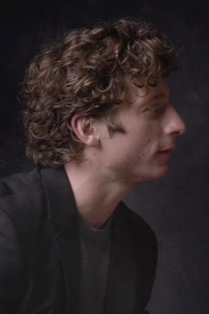 Jeremy Allen White profil kép