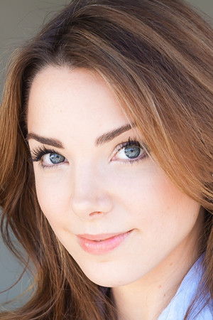 Kelsey Formost profil kép