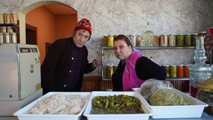 Adile Naşit háttérkép