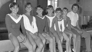 Nadia Comăneci, la gymnaste et le dictateur háttérkép
