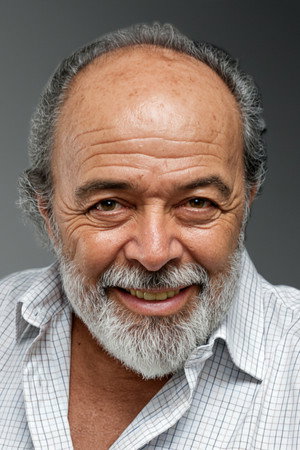 Engin Cezzar profil kép
