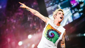 ONE OK ROCK DETOX JAPAN TOUR AT NISSAN STADIUM 2025 IN CINEMAS háttérkép