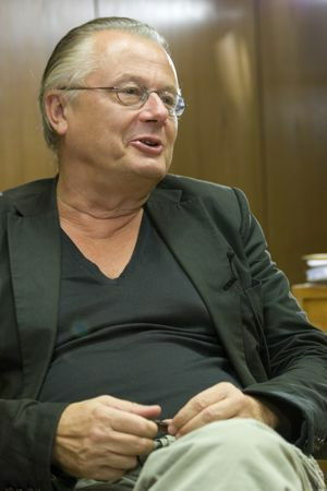 Frank Castorf profil kép