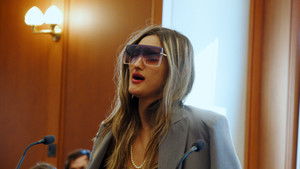 The Consequences of "The Premiere of "The Making of "The Lumberjack's Daughter""" háttérkép