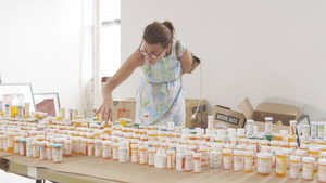 32 Pills: My Sister's Suicide háttérkép