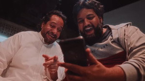 أحلام العصر háttérkép