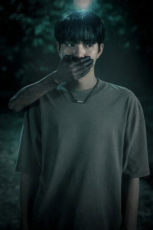 เขมจิราต้องรอด poszter