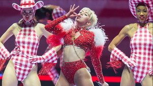 Miley Cyrus: Bangerz Tour háttérkép