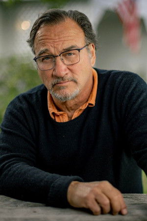 James Belushi profil kép