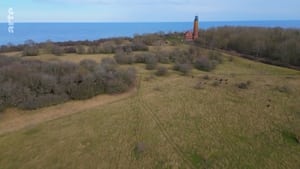 Rügen - Weiße Felsen, grüne Wälder háttérkép