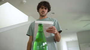 Strange Man Caught on Doorbell háttérkép