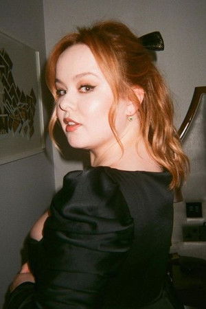 Nicola Coughlan profil kép
