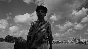 বাড়ী থেকে পালিয়ে háttérkép