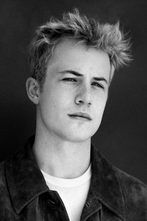 Dylan Minnette profil kép