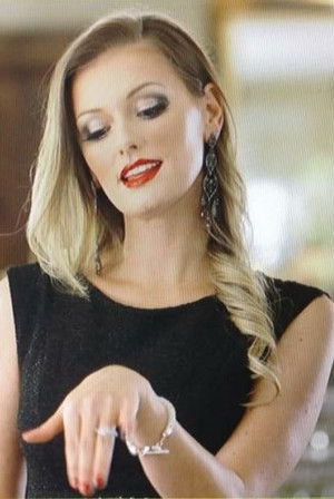 Holly Hougham profil kép