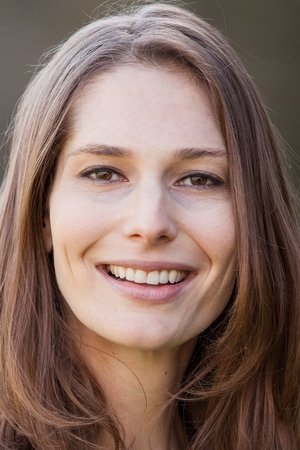 Geneva Robertson-Dworet profil kép