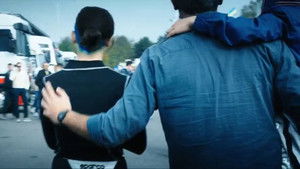 Veloce come il vento háttérkép