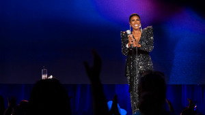 Sommore: Chandelier Fly háttérkép