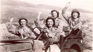Four Jills in a Jeep háttérkép