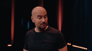 Kyan Khojandi : Une bonne soirée háttérkép