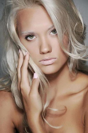 Laura James profil kép