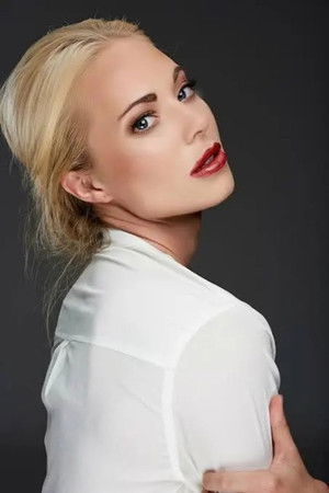 Danielle C. Ryan profil kép