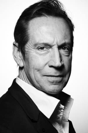 Jonathan Hyde profil kép