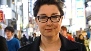 Sue Perkins Japánban kép