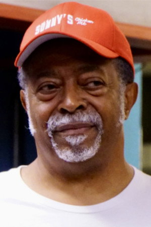 Cedric Young profil kép