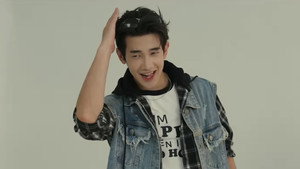 ต้นส้มอยู่บ้านเขา แต่ผลส้มหล่นมาบ้านเราตลอดเลย kép