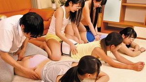 ボクの家は女子バレーボール部の下宿先でエッチな年頃の女子◯生たちとひとつ屋根の下！！父がバレーボール部の監督なので我が家には県外出身の… háttérkép