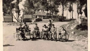 הילדים ממנזר סן סימון háttérkép
