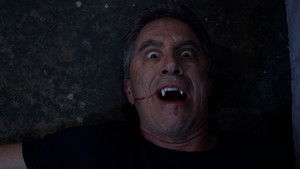 Fangs Out háttérkép