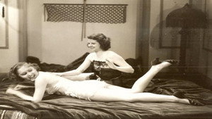 Slaves in Bondage háttérkép