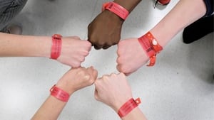 Les Bracelets rouges kép