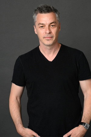 Janek Sirrs profil kép