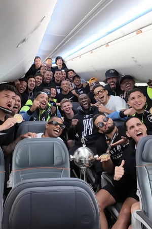 Bastidores do Botafogo Campeão da Conmebol Libertadores 2024 poszter