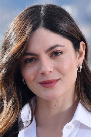 Monica Barbaro profil kép