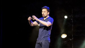 Karim Duval - Y háttérkép
