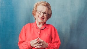 Ask Dr. Ruth háttérkép