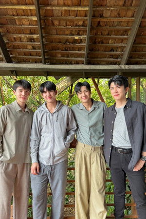 ทำนายทายทัพ poszter