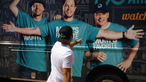 Wahlburgers Season 8 Ep.14 14. epizód